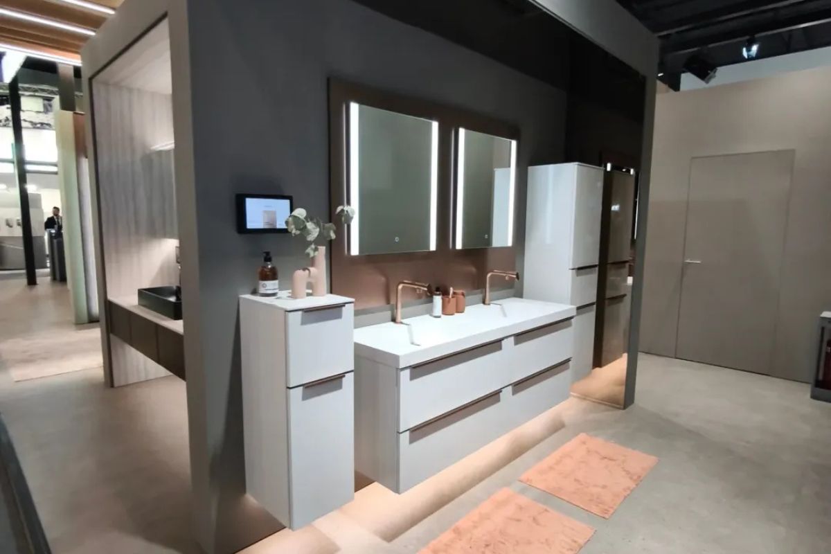 Spiegelschränke und Beleuchtung